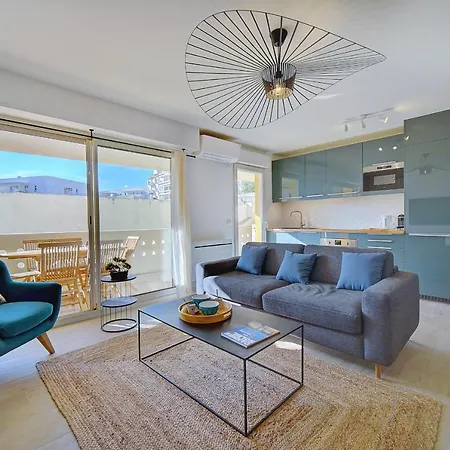 Immogroom- Renovated- Large Terrace- Ac- Shops- Parking